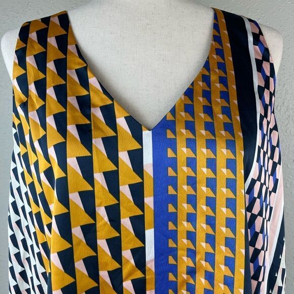 NWOT Bar III V-Neck Sleeveless Top Size XL - Picture 2 of 6